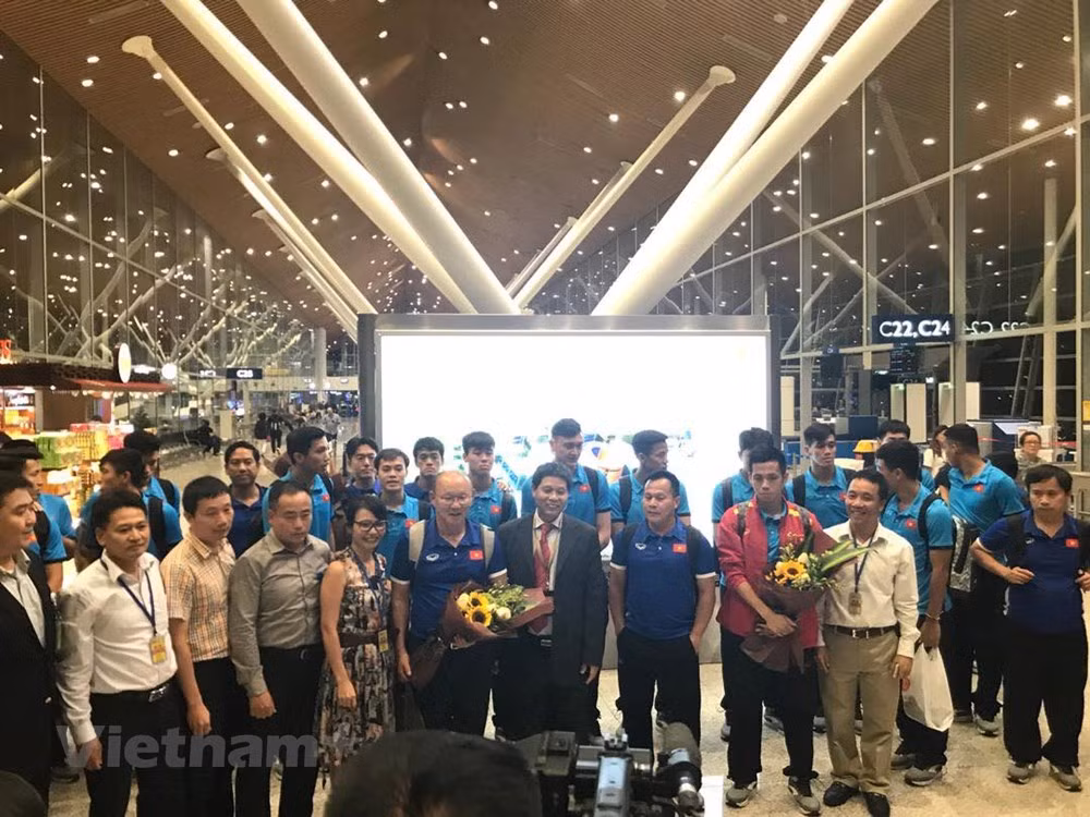 Vietnam’s national football team welcomed in Malaysia ảnh 1