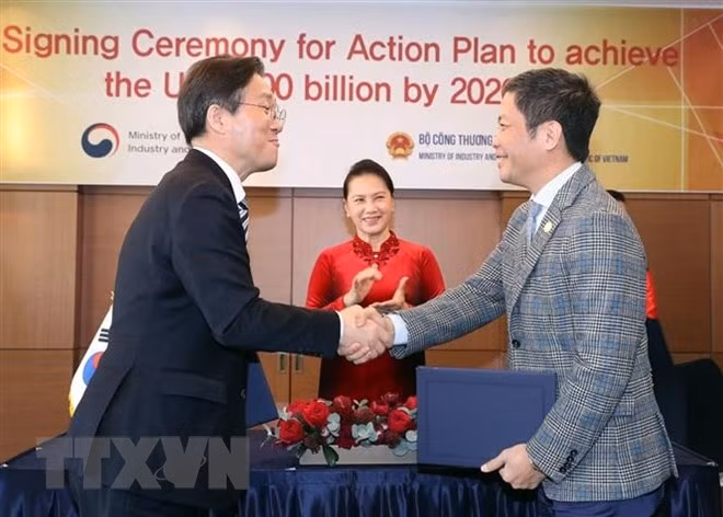 Top legislator’s RoK visit – important milestone in bilateral ties ảnh 1