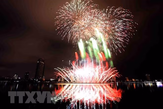 Da Nang to set off fireworks to welcome New Year ảnh 1