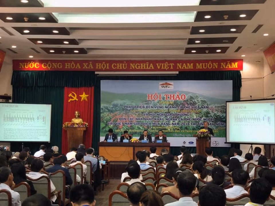 Deep processing needed to raise value of coffee: experts ảnh 1