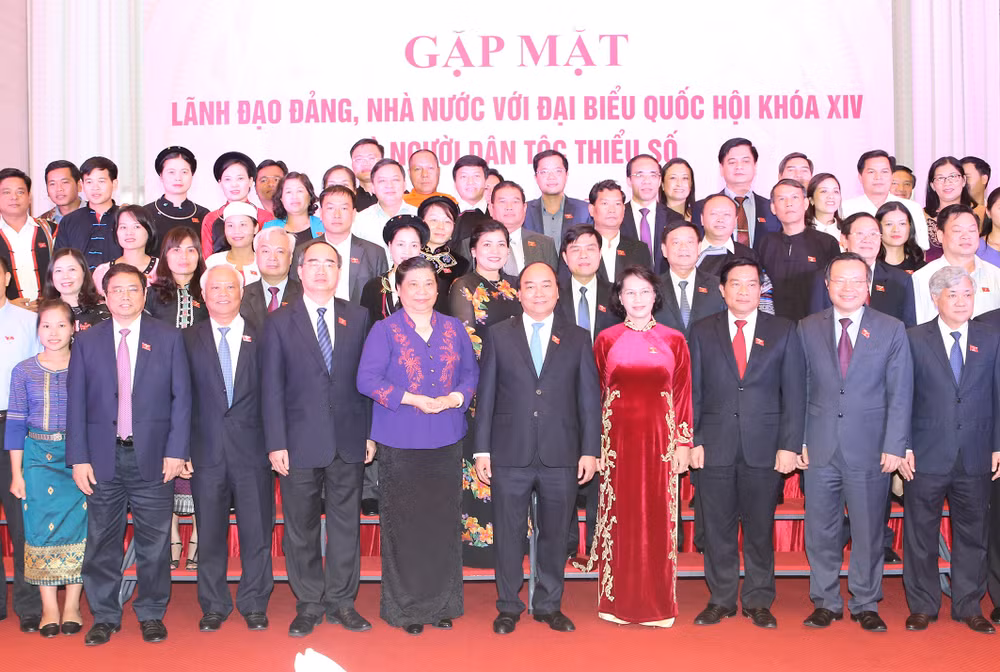 Party, State leaders meet ethnic minority legislators ảnh 1