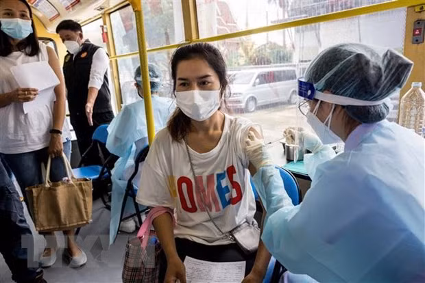 Indonesia, Philippines receive further COVAX vaccine aid, Thailand steps up vaccination ảnh 1