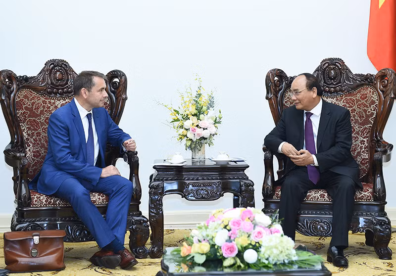 Prime Minister backs Hanoi railways project with France ảnh 1