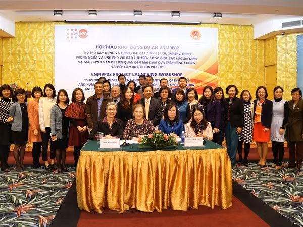 UNFPA helps Vietnam respond to gender-based, domestic violence ảnh 1