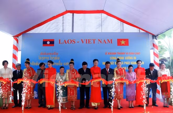 Vietnam helps Laos build printing factory ảnh 1
