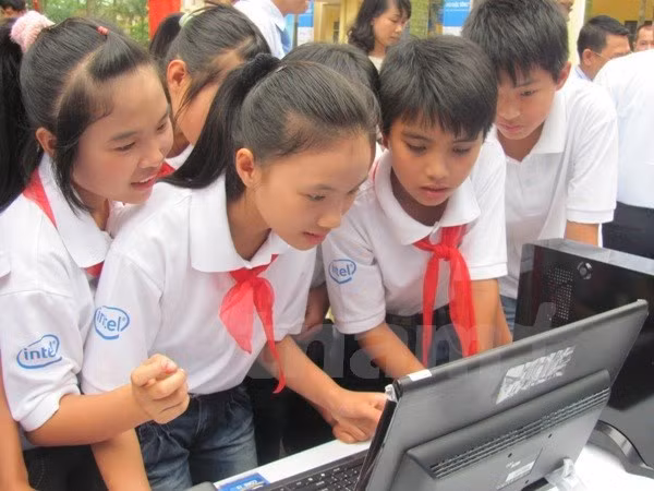 Official: Children need safe internet environment ảnh 1