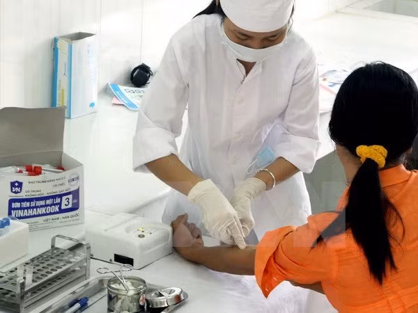  Vietnam pilots HIV testing in community settings ảnh 1