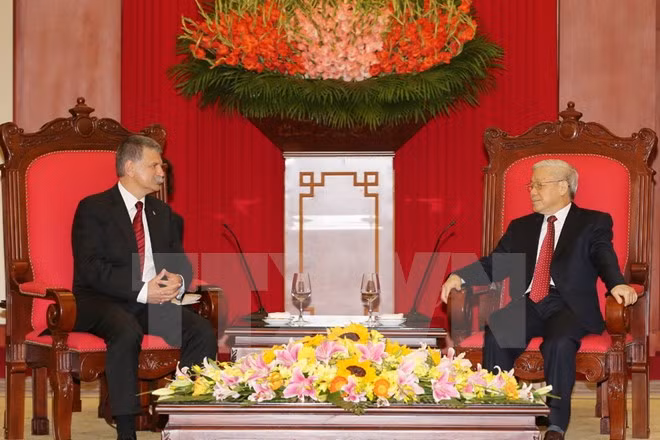 Hungarian NA Speaker backs funding for key projects in Vietnam ảnh 1