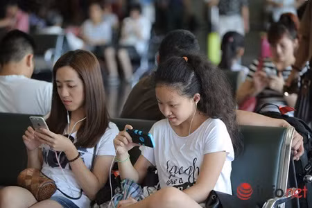 Half of Vietnam phone users still use non-smartphones ảnh 1