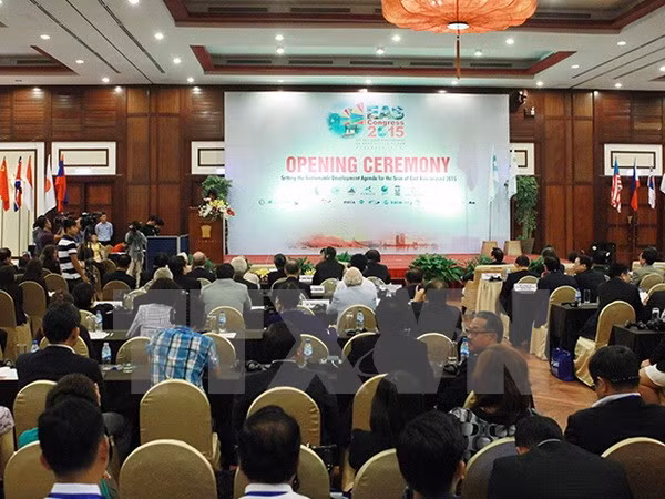 EAS workshops focus on climate change, coastal management ảnh 1