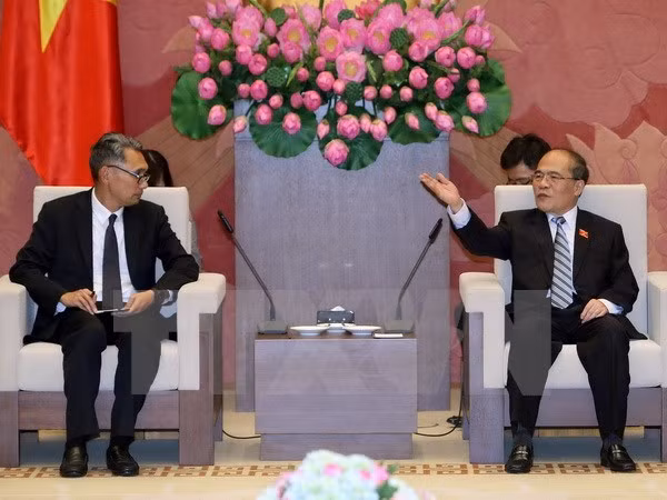 NA Chairman receives World Bank officials ảnh 1
