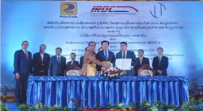 Indonesian firm to build railway linking Laos with Vietnam ảnh 1