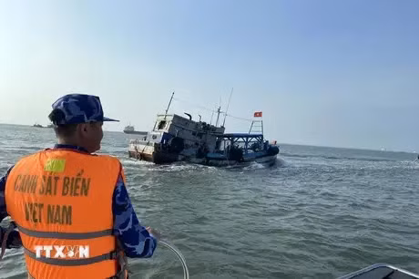Vietnamese, Philippine coast guards convene first conference ảnh 1