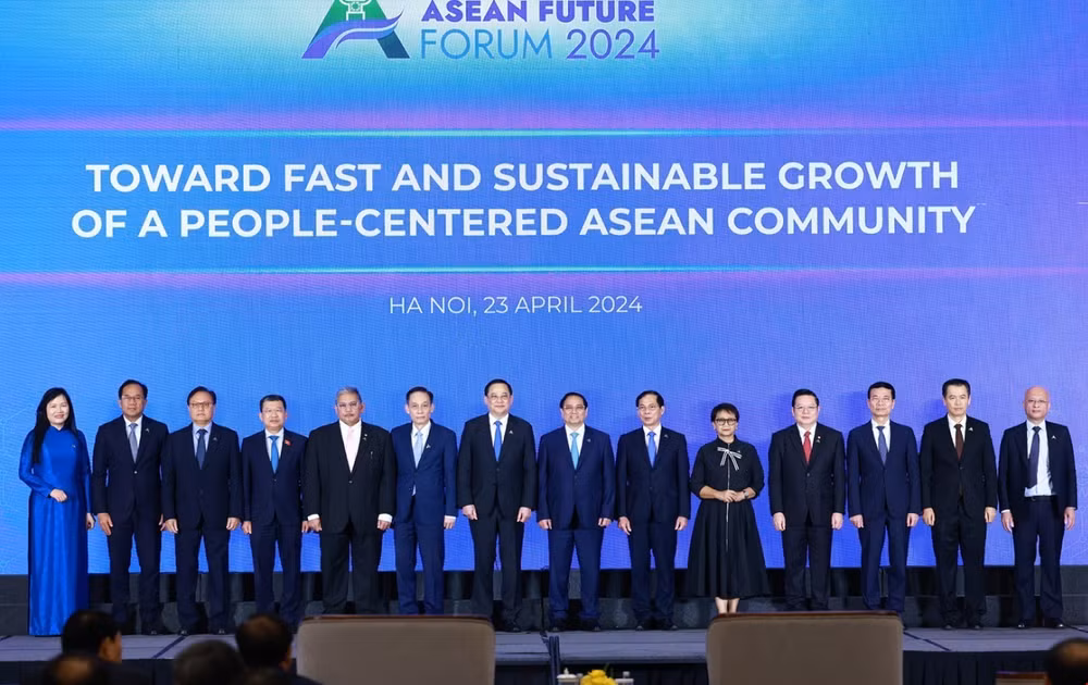 PM calls on ASEAN to pen strategic development vision ảnh 2