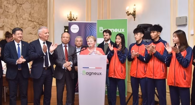 Vietnamese taekwondo athletes welcomed ahead of Olympic Games Paris ảnh 1