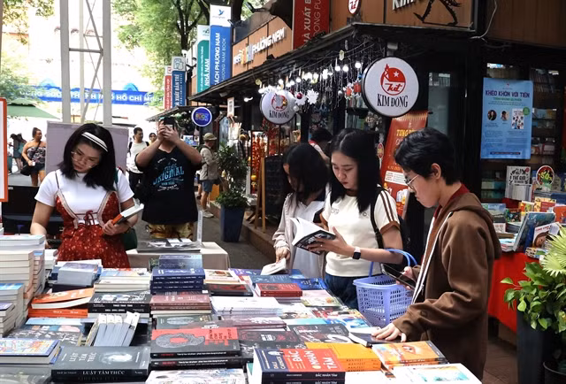 Ho Chi Minh City celebrates Vietnam Book Day ảnh 1
