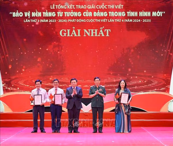 Winners of protecting Party’s ideological foundation contest announced ảnh 1