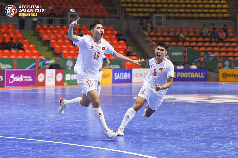 Vietnam advance to Futsal Asian Cup quarters ảnh 1