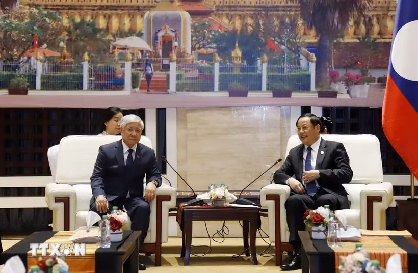 Lao PM hosts delegation of Vietnam Fatherland Front ảnh 1