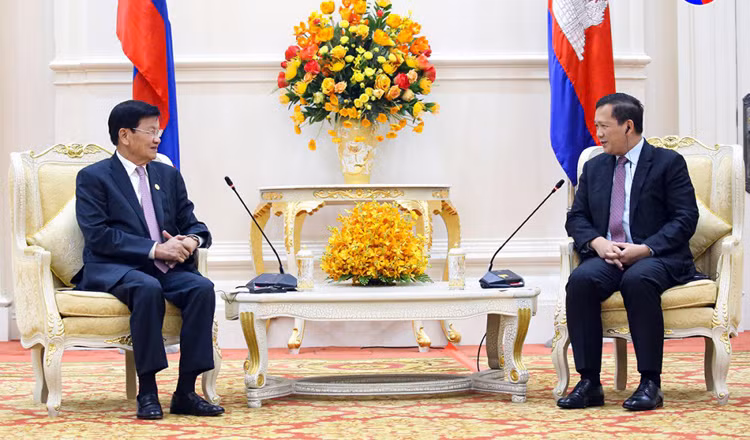 Cambodia, Laos vow to boost bilateral ties ảnh 1