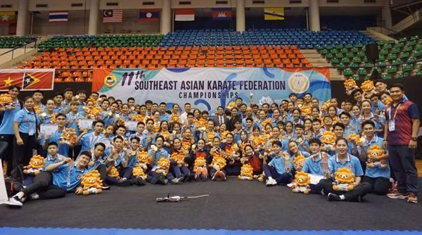 Vietnamese Karate athletes top regional championships ảnh 1