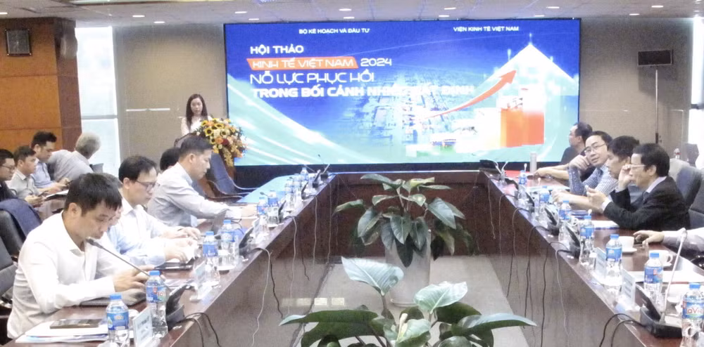 Vietnam advised to utilise opportunities to overcome difficulties ảnh 1 Vietnam advised to utilise opportunities to overcome difficulties ảnh 1
