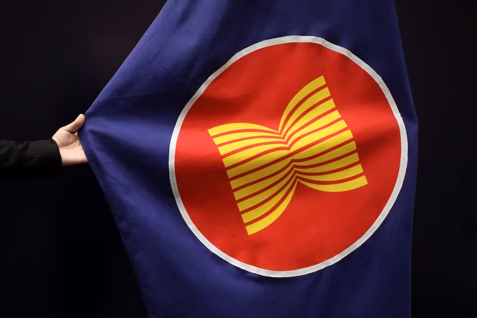 ASEAN foreign ministers call for end to Myanmar violence ảnh 1
