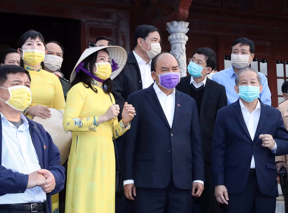 PM checks nCoV fight in Thua Thien-Hue ảnh 1
