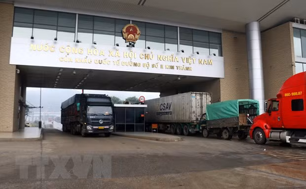 Customs clearance resumed at Lao Cai border gate ảnh 1