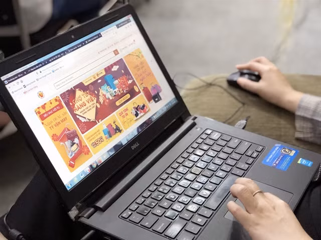 HCM City to expand mobile, e-commerce coverage ảnh 1