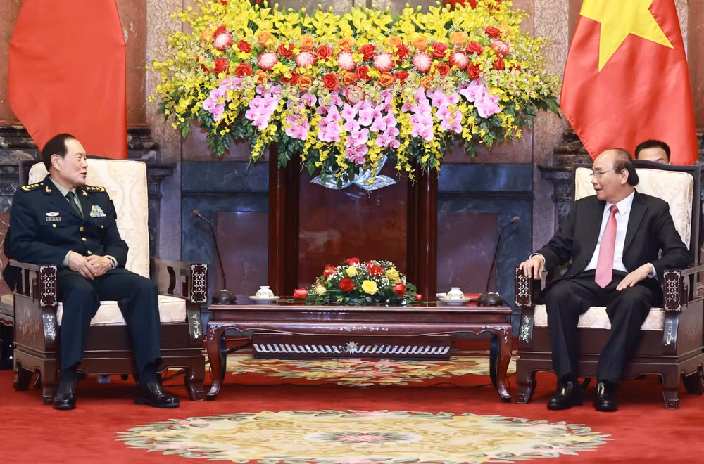 Armies’ successful ties help reinforce Vietnam-China relations: President ảnh 1