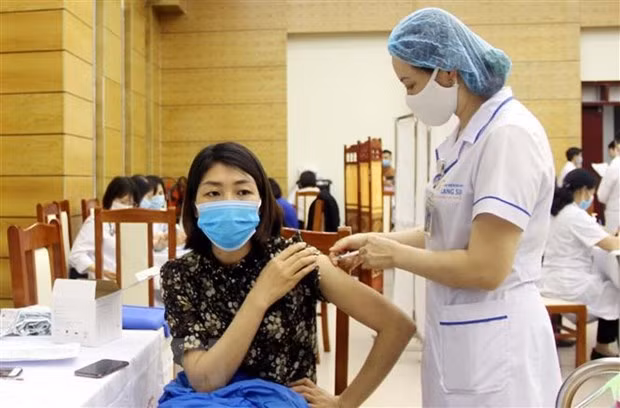 No new COVID-19 cases logged over 12 hours, vaccination effort ramping up ảnh 1