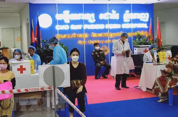 Cho Ray Phnom Penh Hospital ready to admit COVID-19 patients ảnh 1
