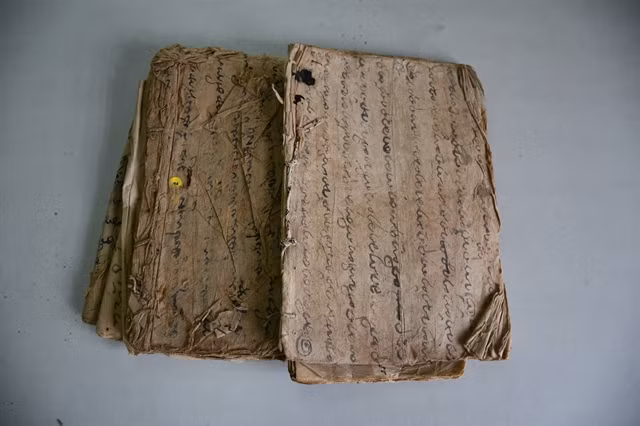 My Son Sanctuary receives ancient Cham script books ảnh 1