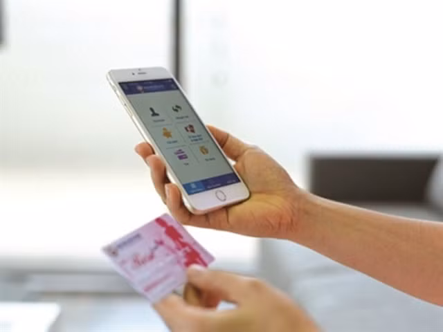 Competition authority warns of online loan scams ảnh 1