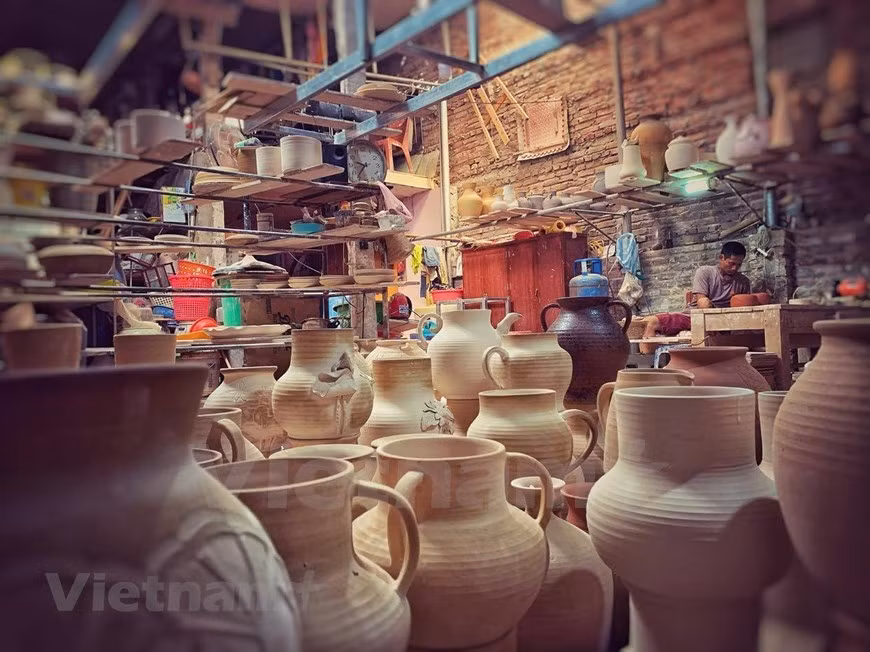 Hanoi’s craft villages urged to resume production ảnh 1