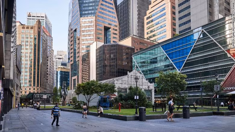 Singapore extends COVID-19 restrictions for another month ảnh 1