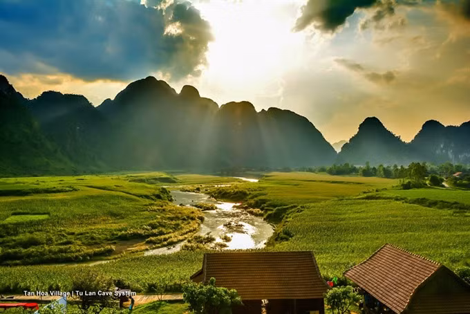 Photo exhibition to feature famous film locations in Vietnam ảnh 1
