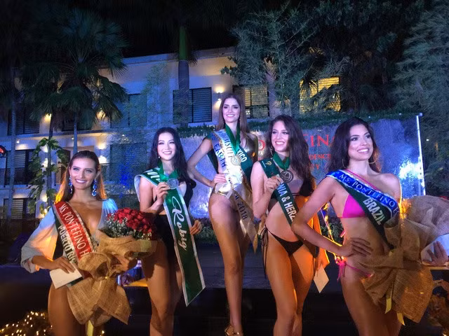 Miss Vietnam wins silver medal in Miss Earth swimsuit sub-contest ảnh 1 Miss Vietnam wins silver medal in Miss Earth swimsuit sub-contest ảnh 1