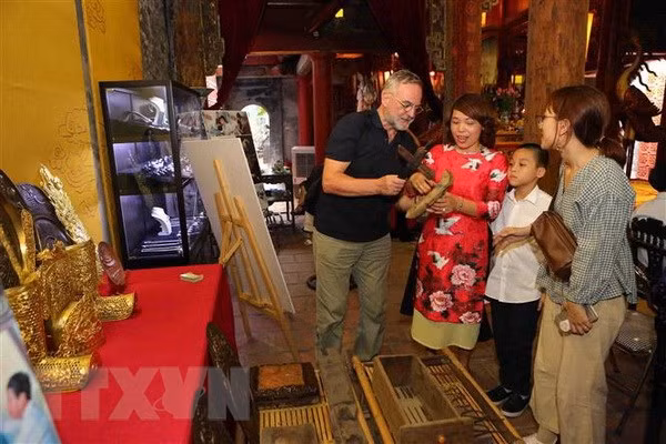 Cultural activities celebrate Hanoi’s liberation anniversary ảnh 1