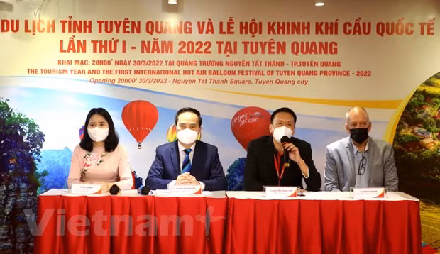 Vietjet accompanies International Hot Air Balloon Festival 2022 in Tuyen Quang ảnh 1