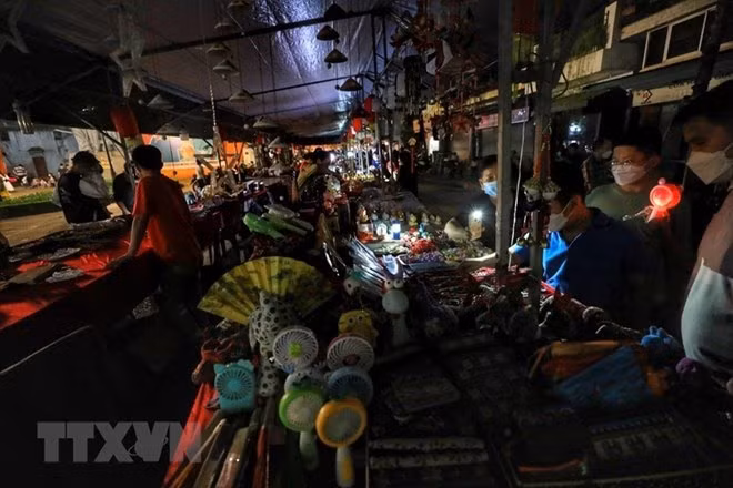Over 300,000 kWh of electricity saved during Earth Hour 2022 ảnh 1 Over 300,000 kWh of electricity saved during Earth Hour 2022 ảnh 1