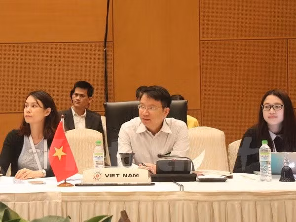 ASEAN senior officials meet ahead of economic ministerial meeting ảnh 1