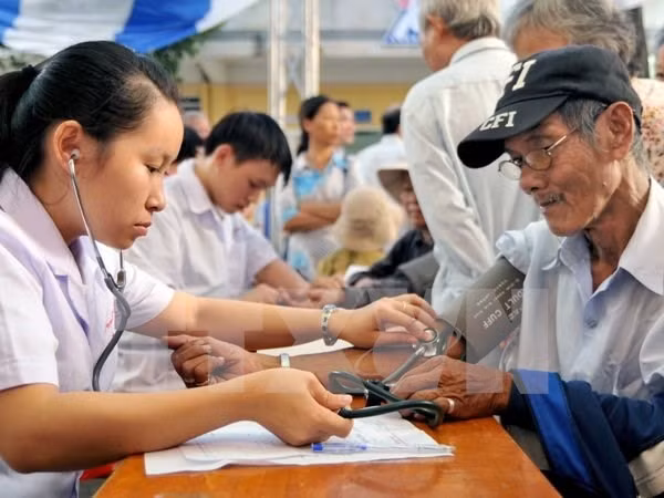 Old workers won’t steal jobs: experts ảnh 1
