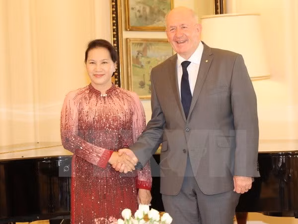 NA Chairwoman meets Australian Governor-General ảnh 1