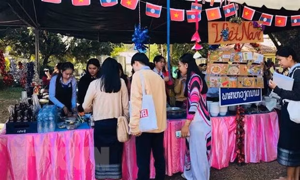 Vietnamese culinary culture introduced in Laos ảnh 1