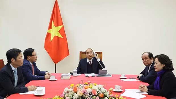 Prime Minister holds phone talks with US President ảnh 2