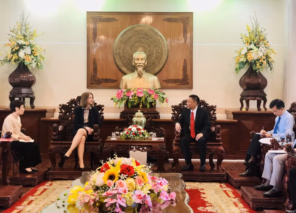 Hungary, Can Tho city seek cooperation in high-tech agriculture, education ảnh 1