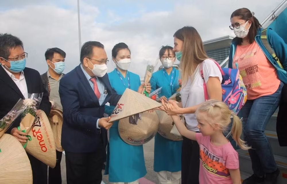Visa policy a booster for Vietnam’s tourism after pandemic: insiders ảnh 1