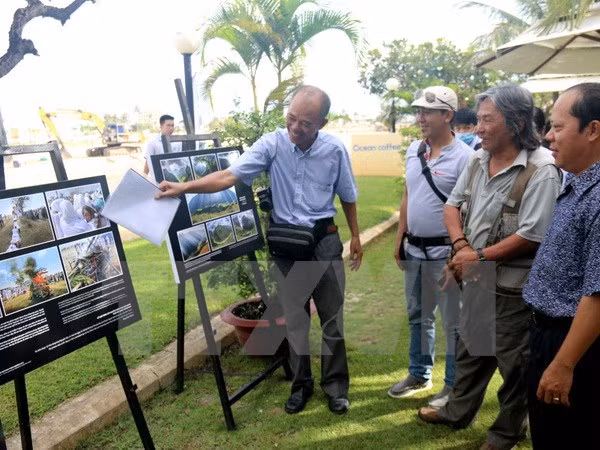 Vietnam heritage photo exhibition underway in Binh Thuan ảnh 1
